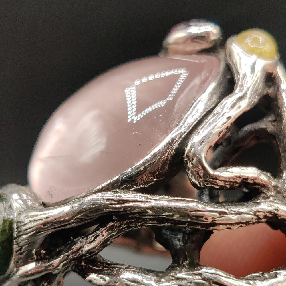 Anillo en plata y cuarzo rosa