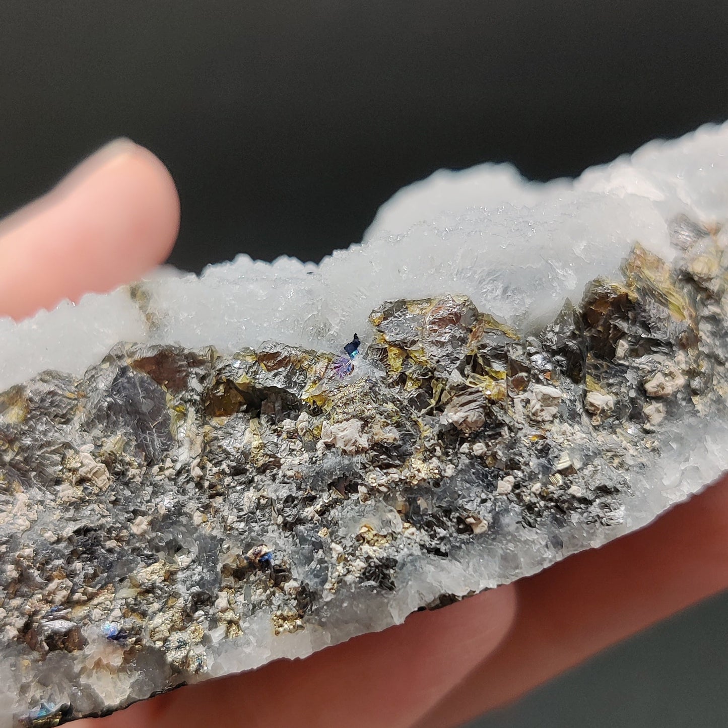 Calcedonia, esfalerita y calcopirita