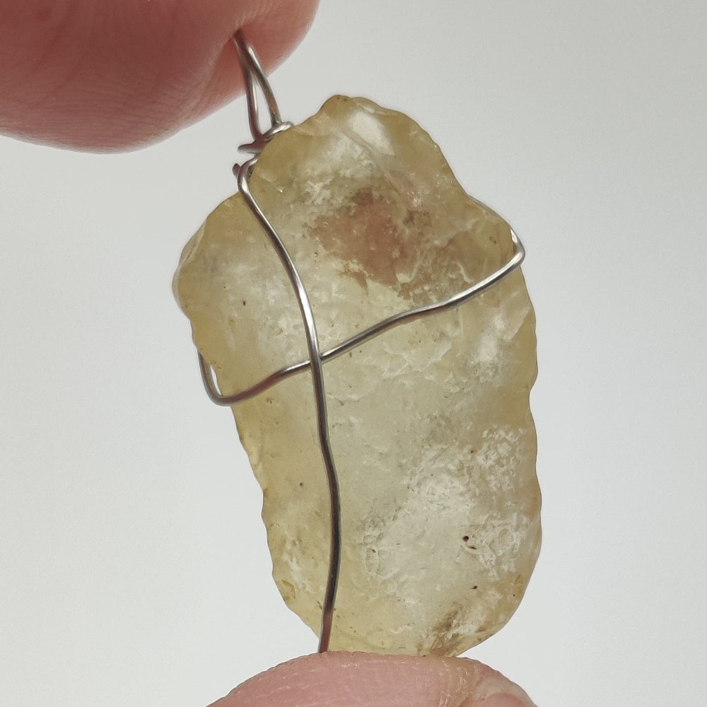 Cristal líbico colgante (Tectita)