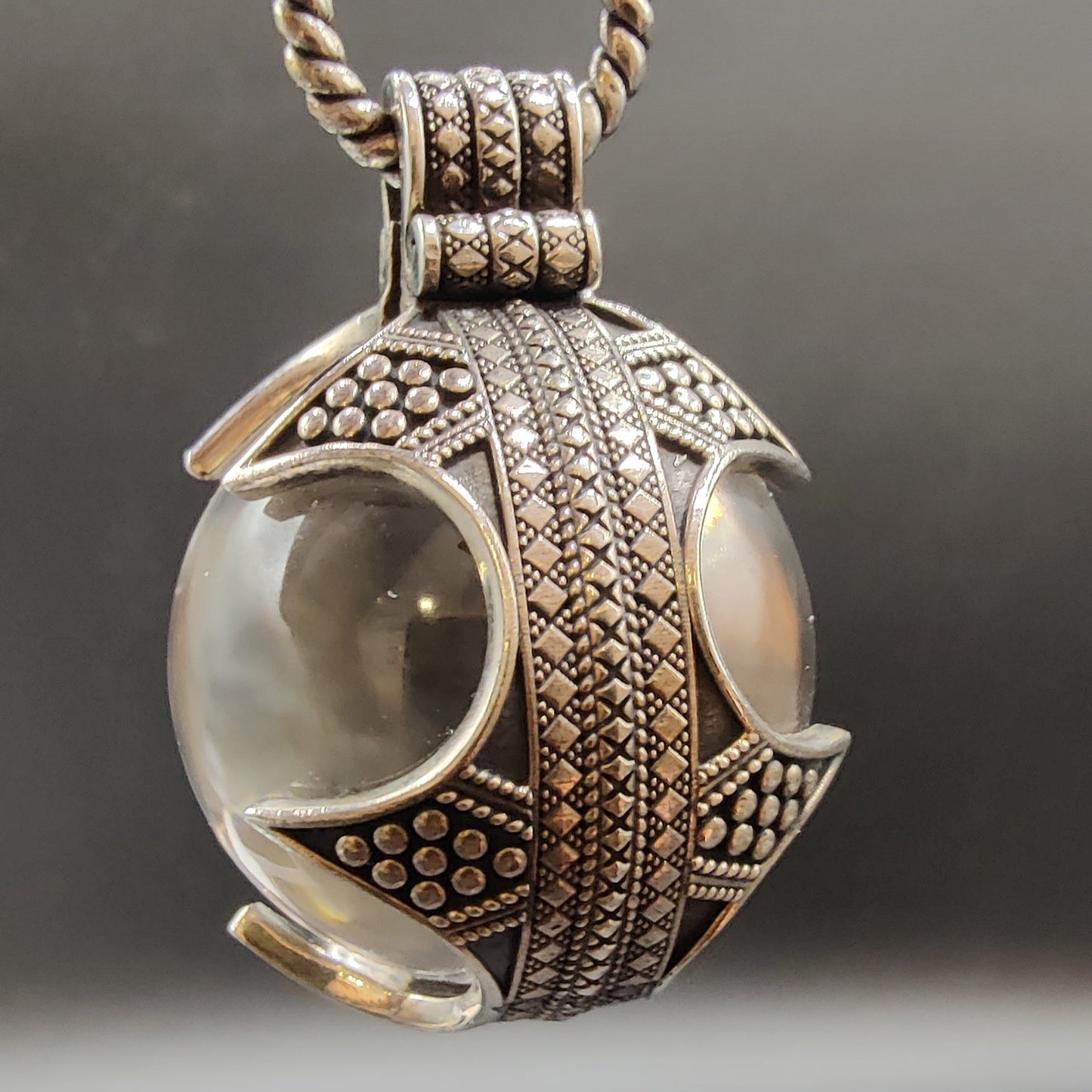 Colgante-Gotland-cuarzo-plata