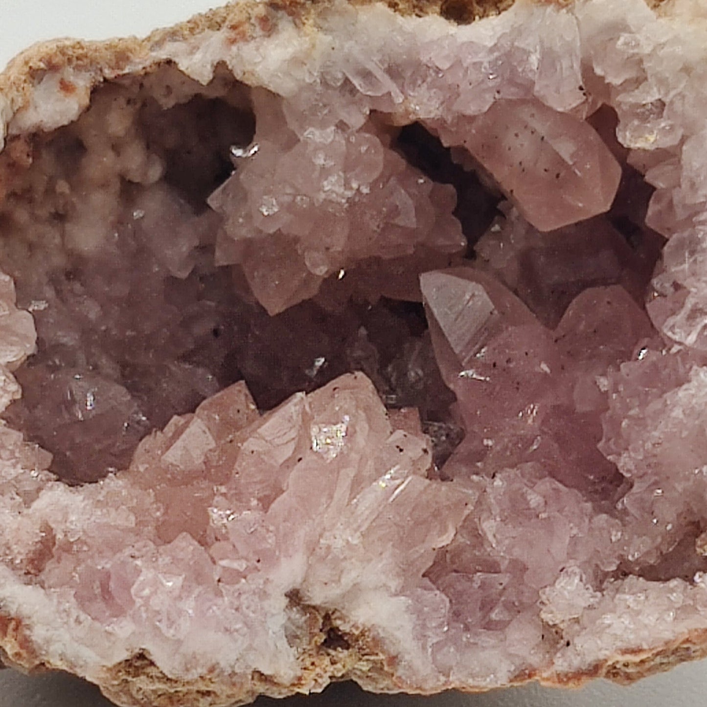 Geoda de amatista rosa
