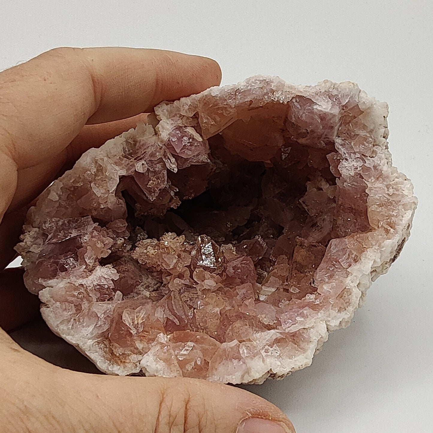 Geoda de amatista rosa