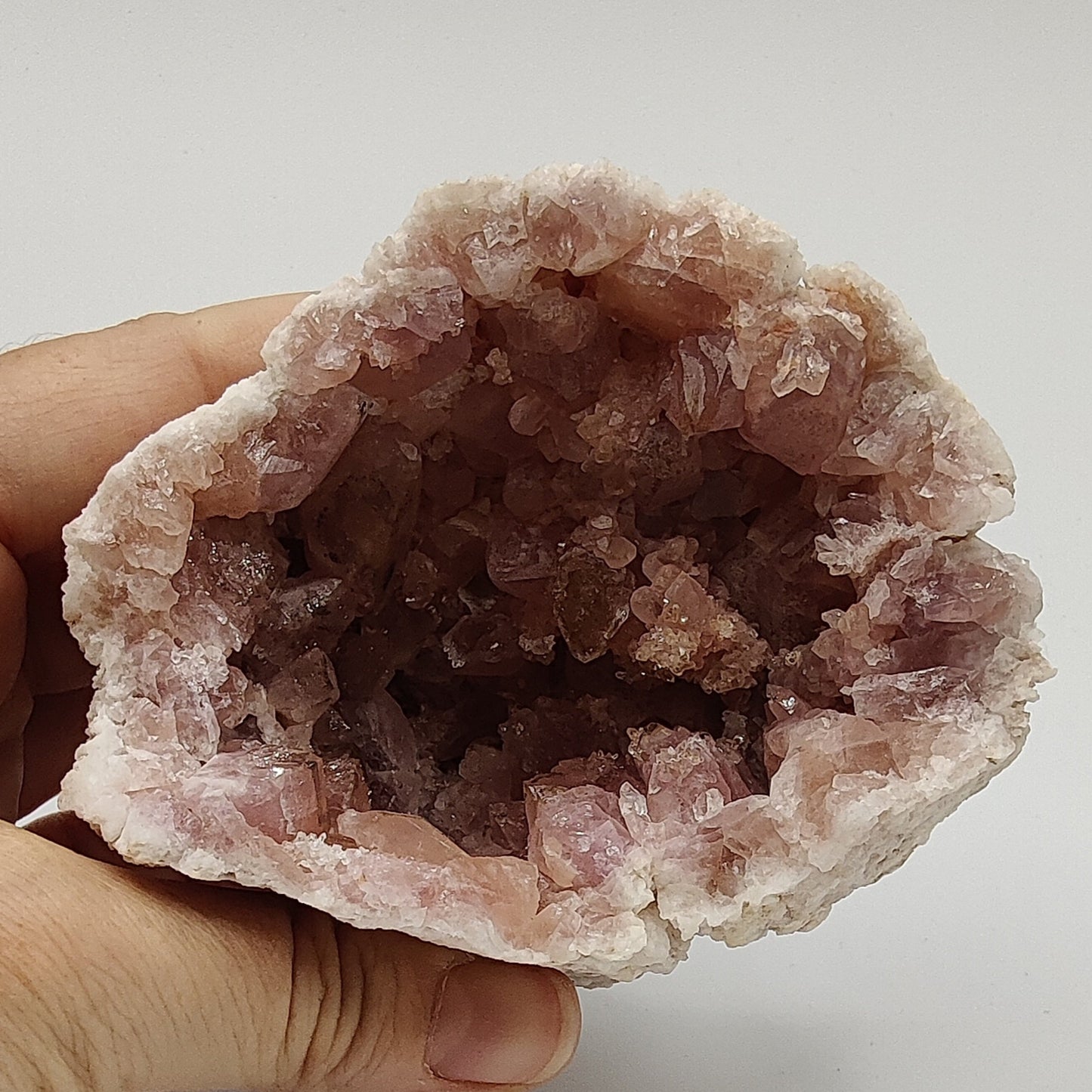 Geoda de amatista rosa