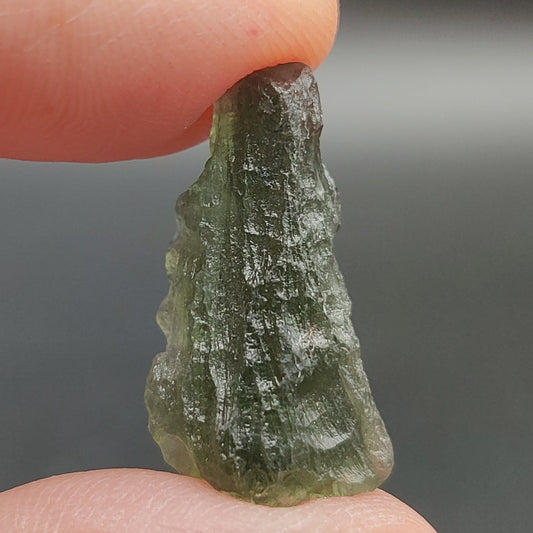 Moldavita natural en bruto