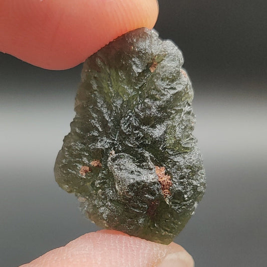 Moldavita natural en bruto