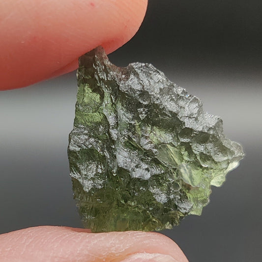 Moldavita natural en bruto