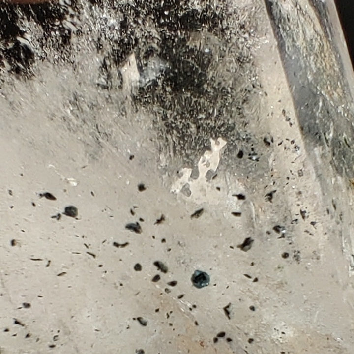 Punta de cuarzo con hematites