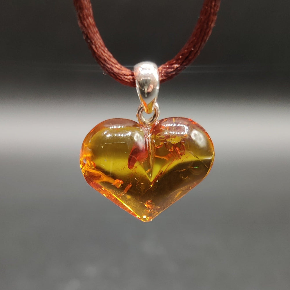 Colgante corazón Ámbar con plata