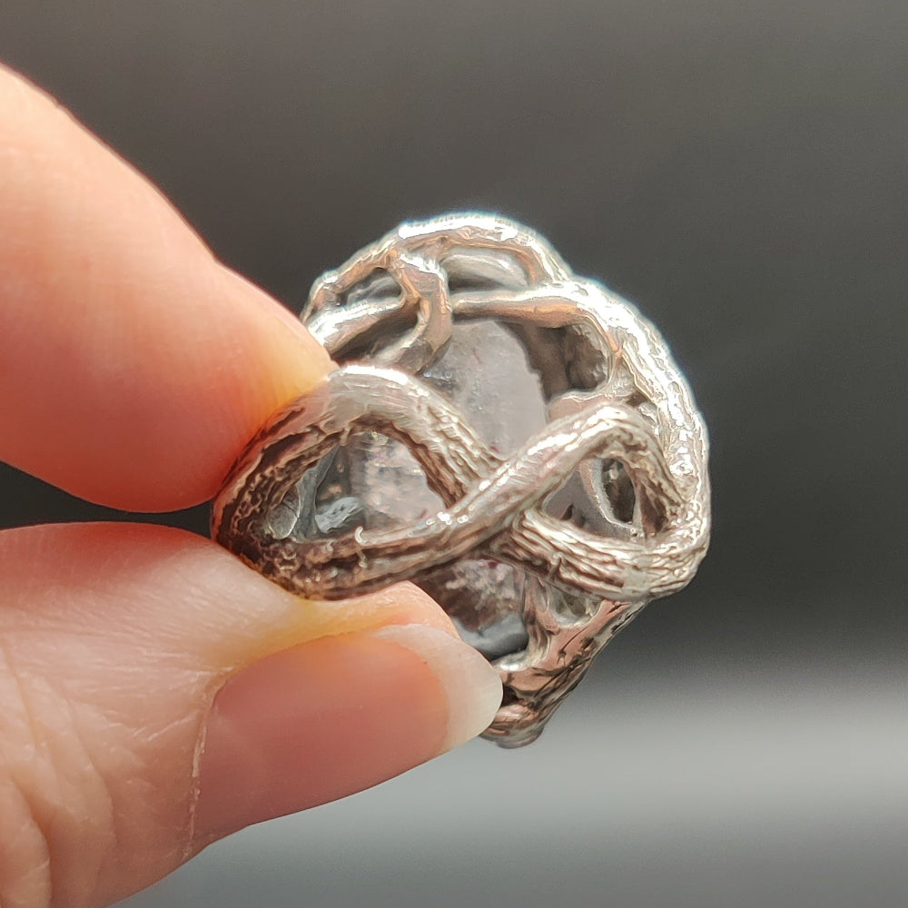 Anillo en plata y amatista con inclusiones