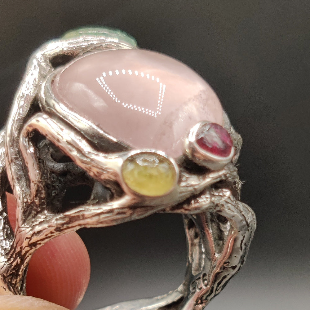Anillo en plata y cuarzo rosa