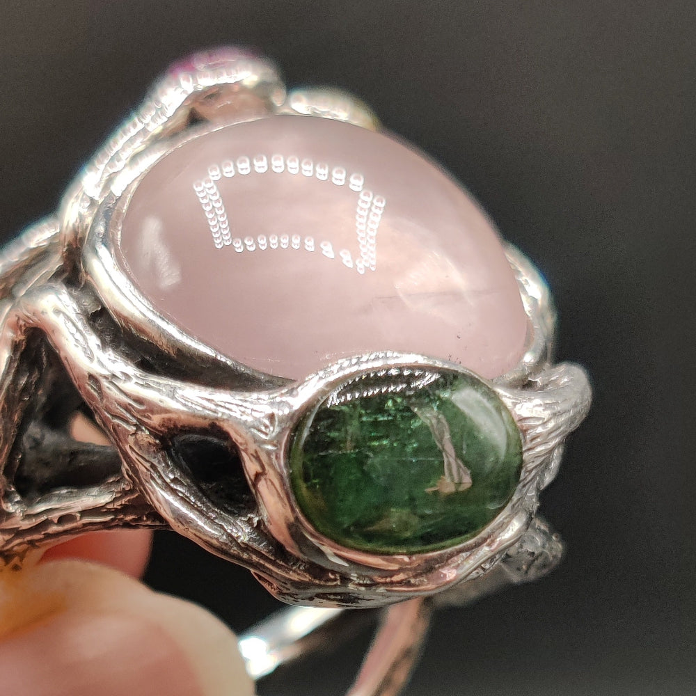 Anillo en plata y cuarzo rosa