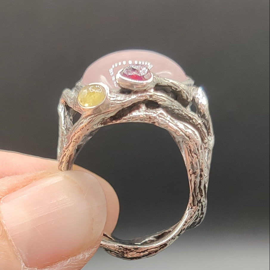 Anillo en plata y cuarzo rosa