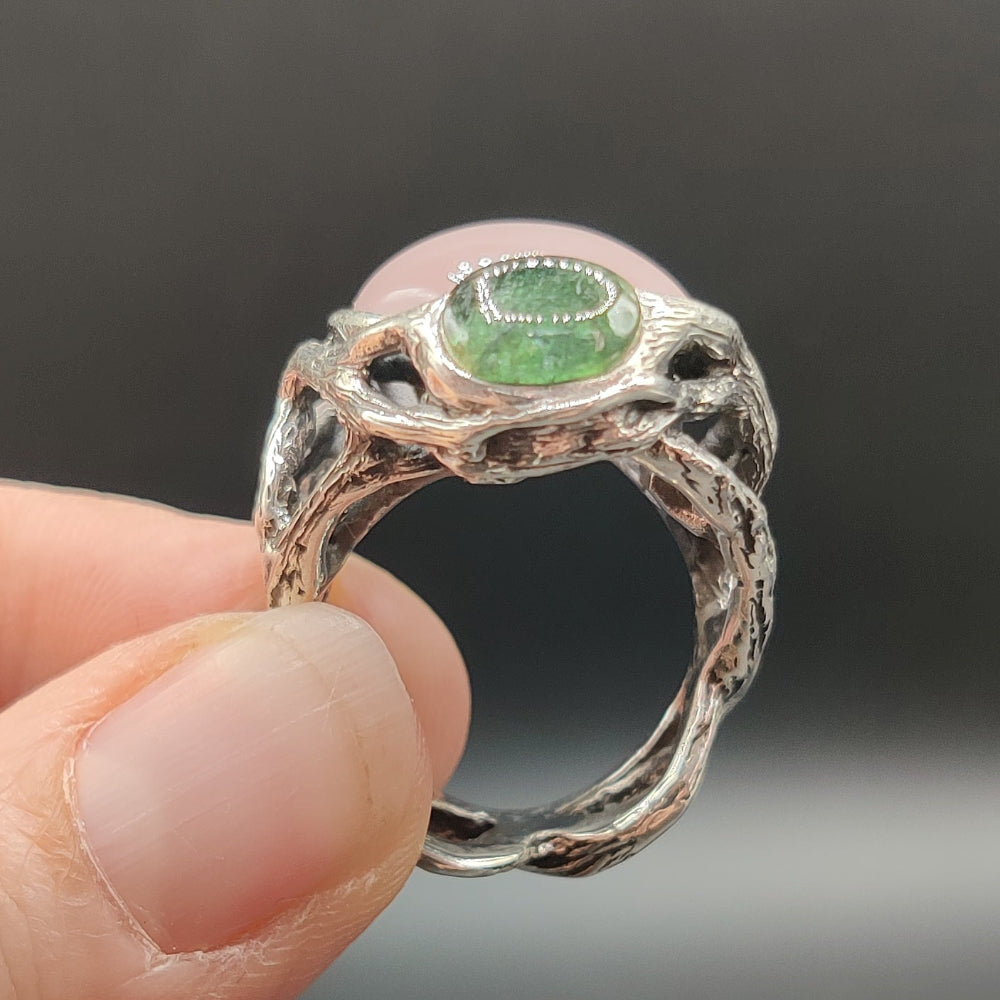 Anillo en plata y cuarzo rosa