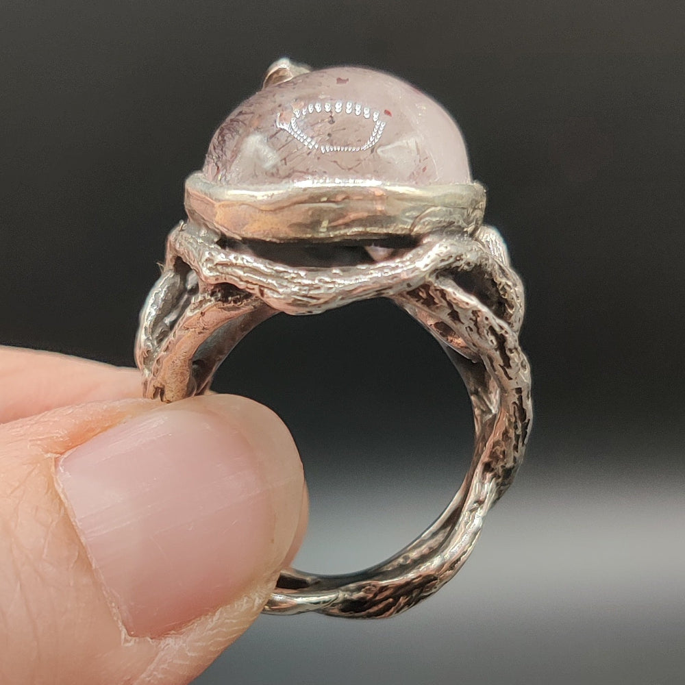 Anillo en plata y amatista con inclusiones