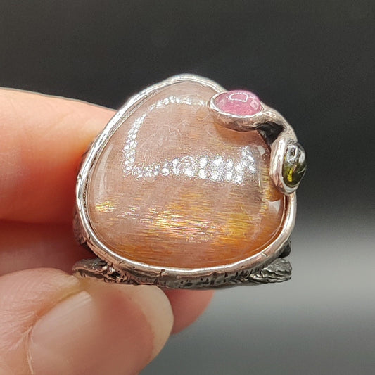 Anillo en plata y piedra sol