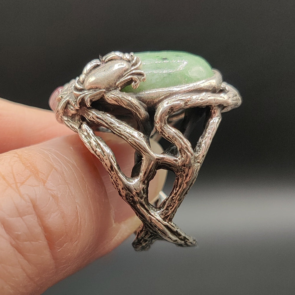 Anillo en plata y zoisita con rubí