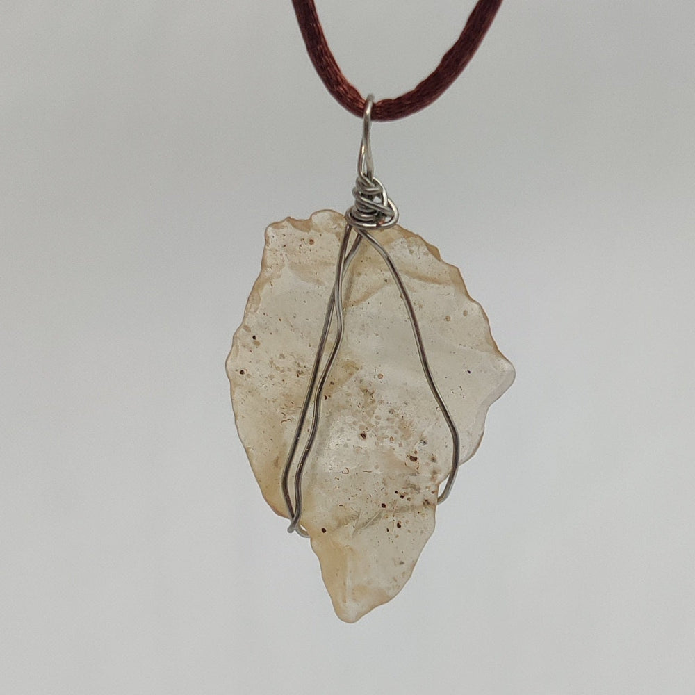 Cristal líbico colgante (Tectita)