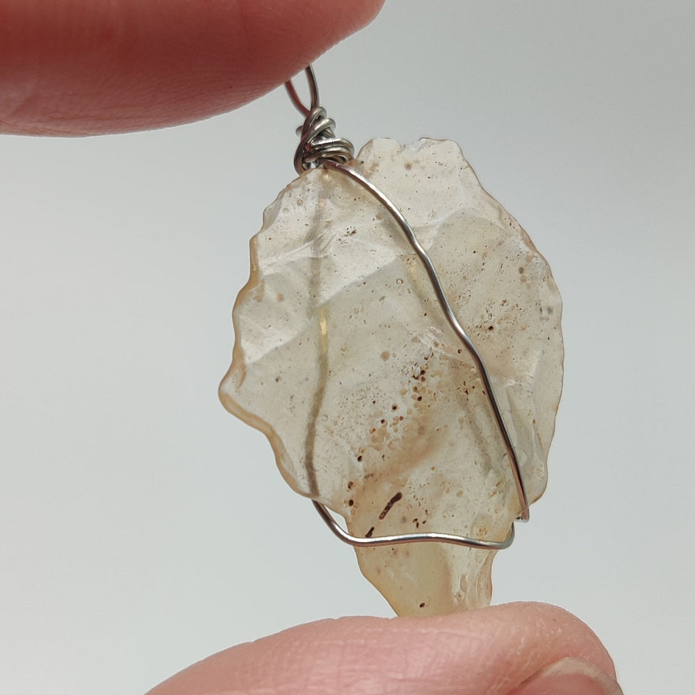 Cristal líbico colgante (Tectita)