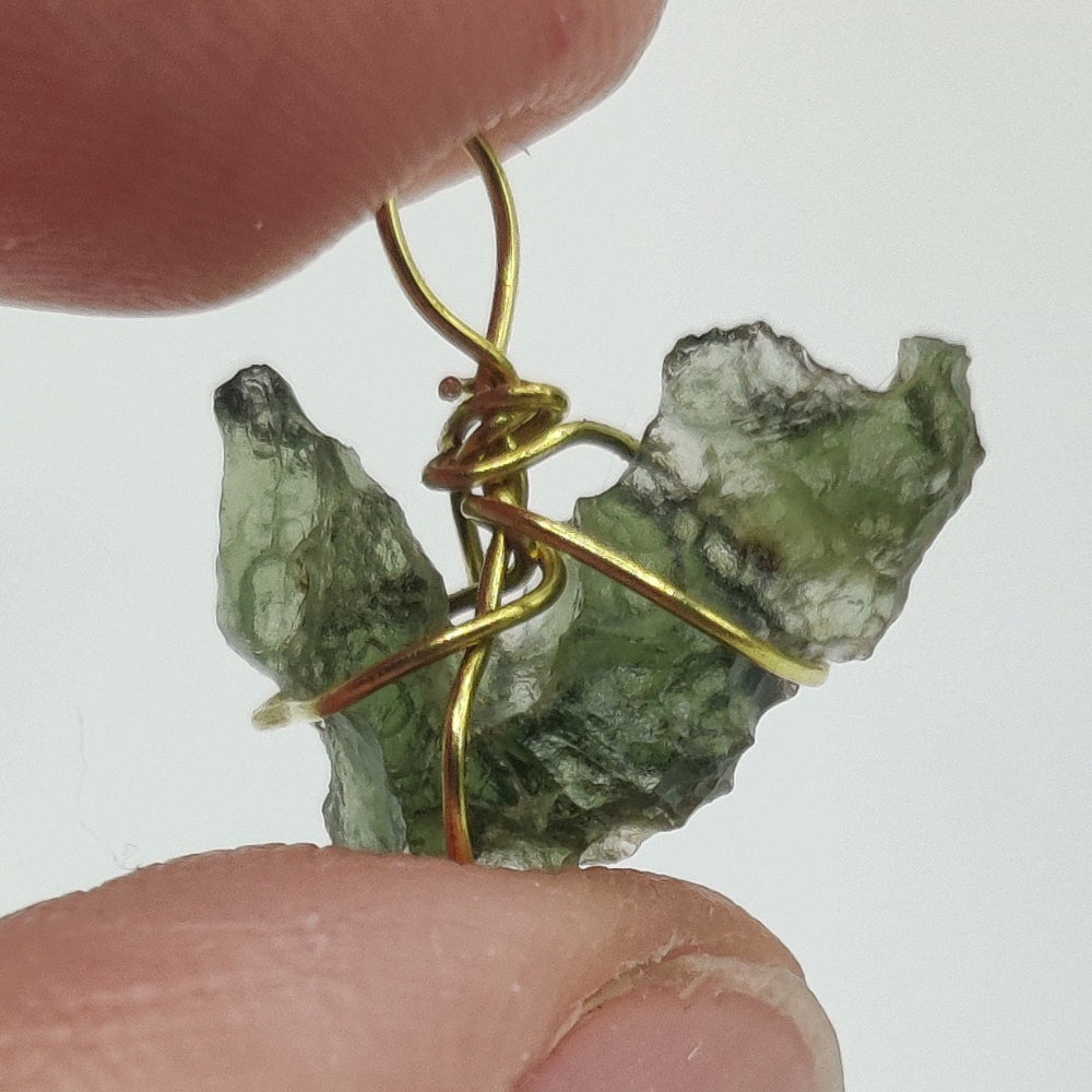 Moldavita colgante (Tectita )
