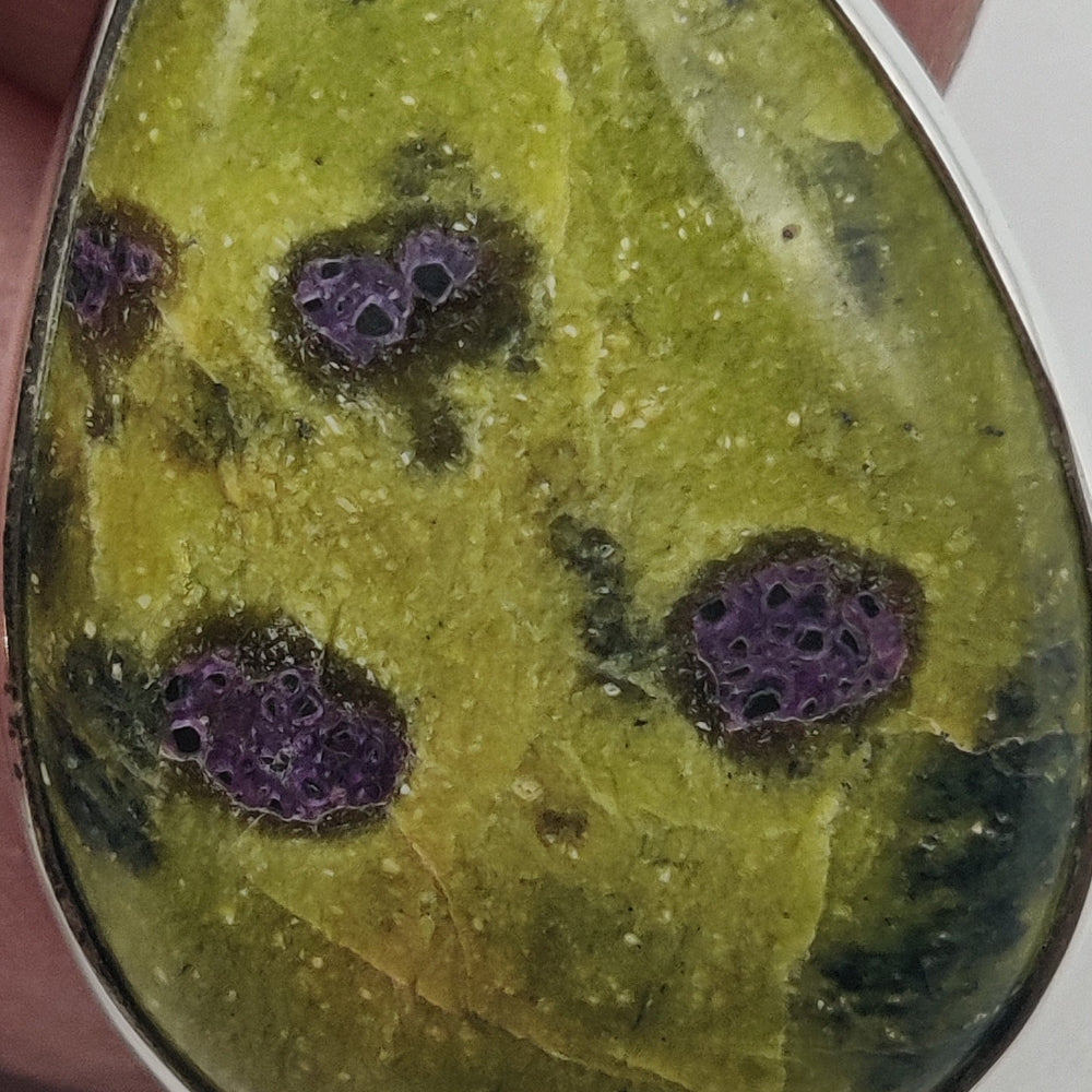 Atlantisita colgante