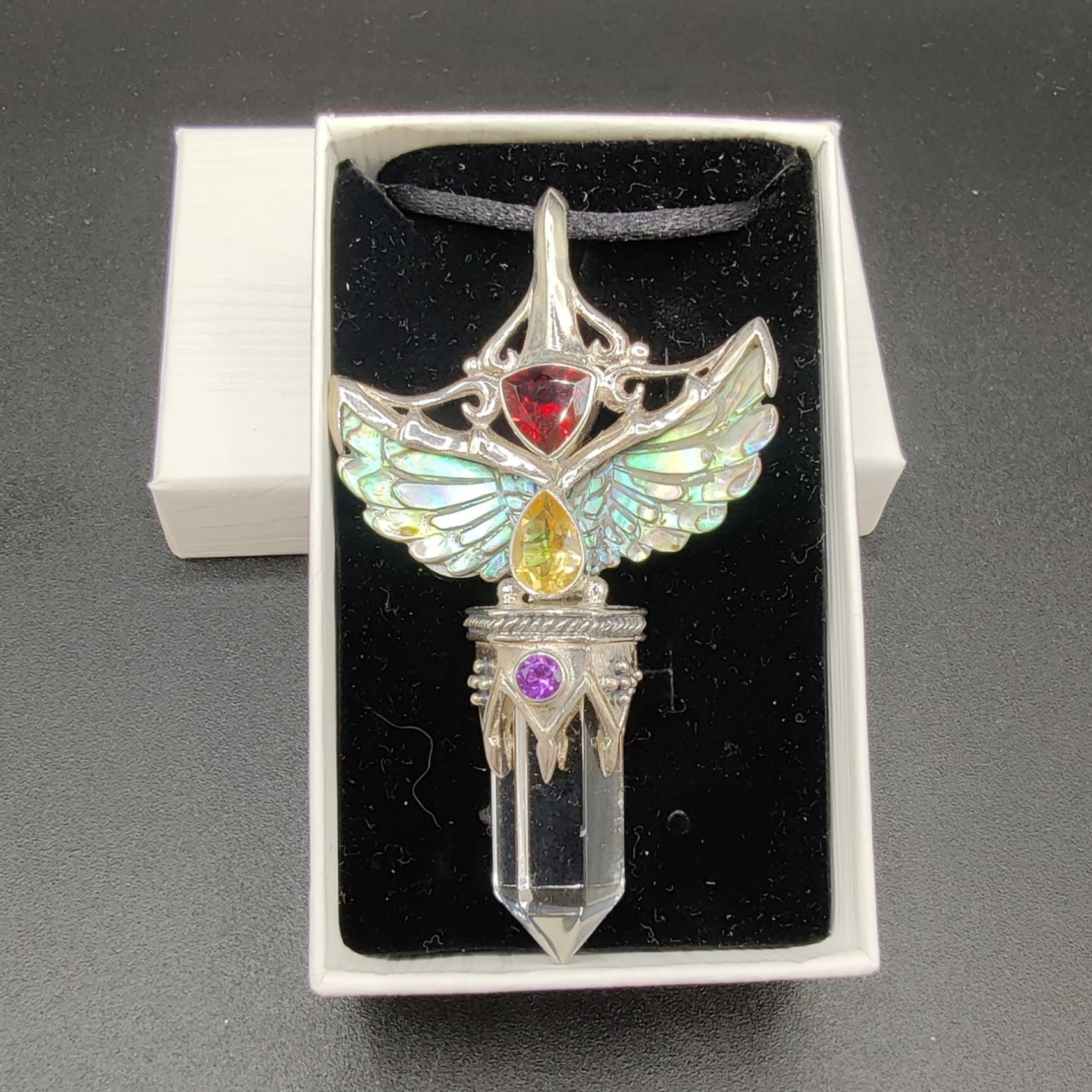 Colgante-cuarzo-minerales-haliotis-plata-alas-de-angel