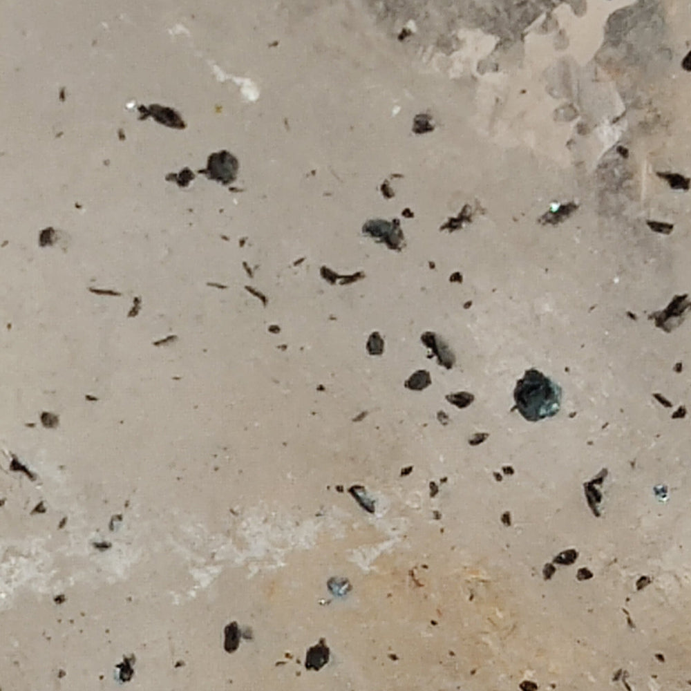 Punta de cuarzo con hematites