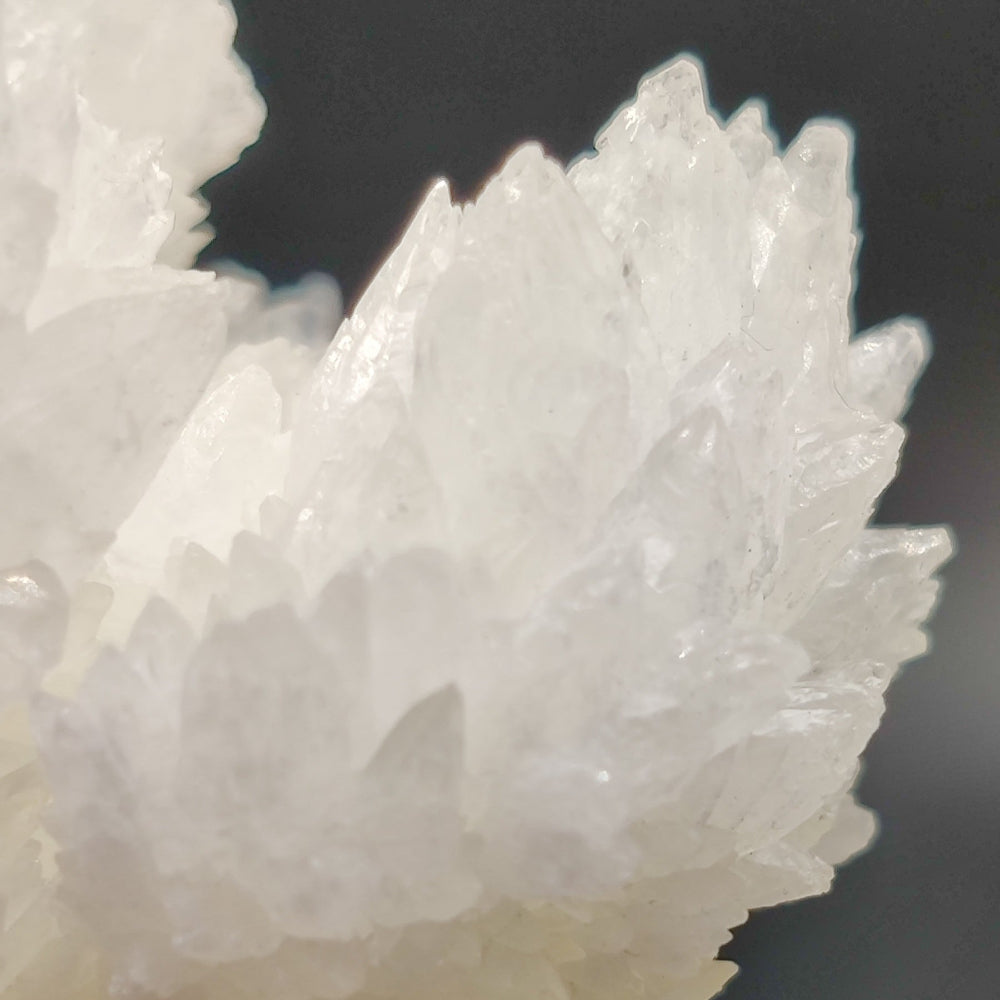 Aragonito coraloide. "Cave calcite"