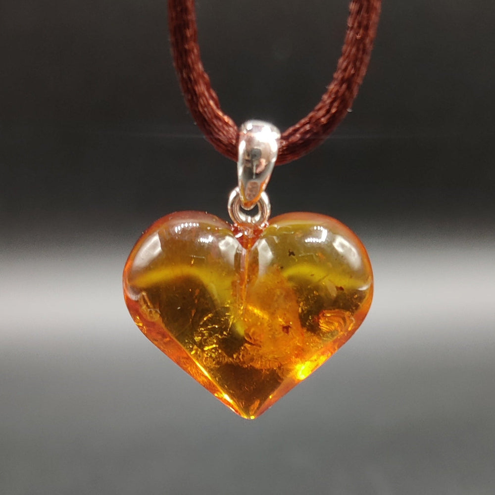 Colgante corazón Ámbar con plata