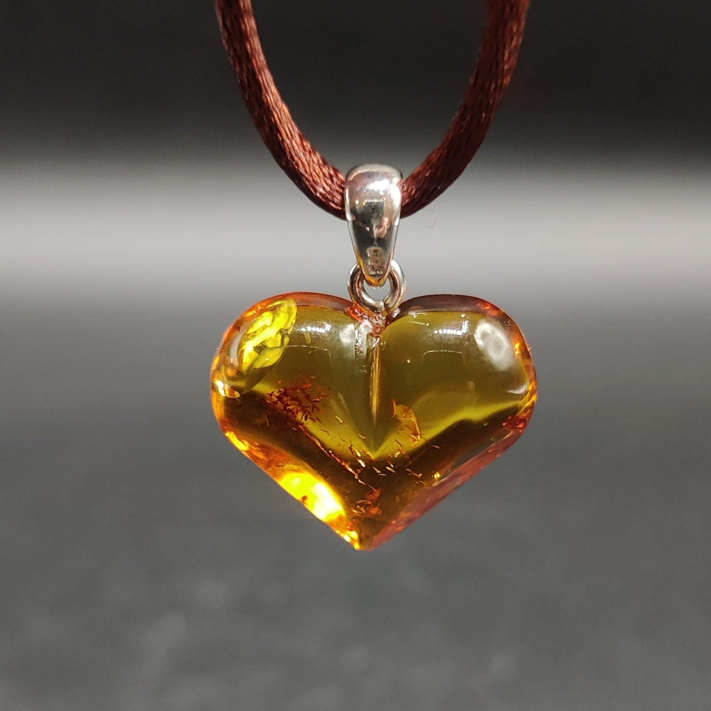 Colgante corazón Ámbar con plata