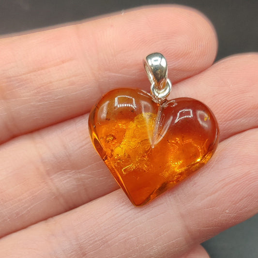 Colgante corazón Ámbar con plata