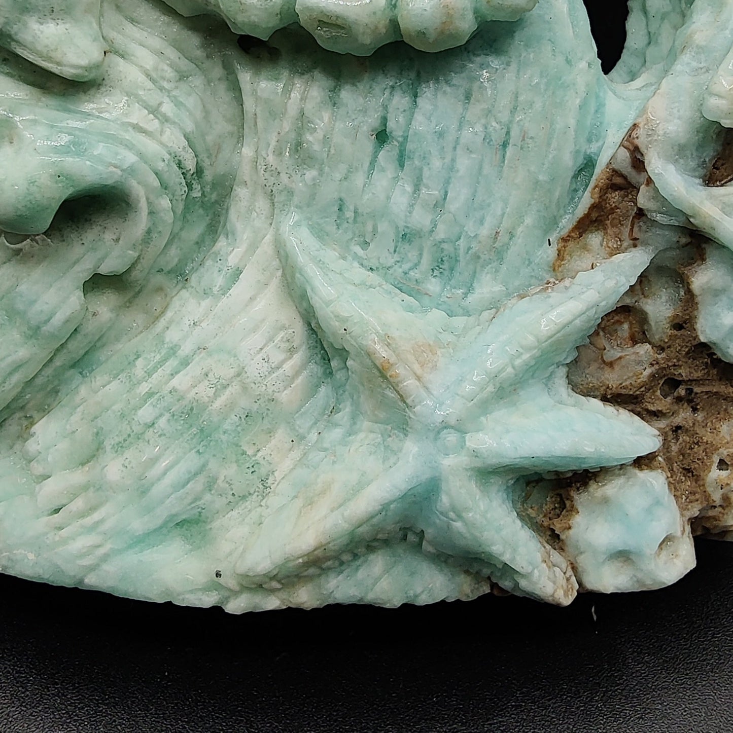 Fondo marino tallado en Aragonito azul