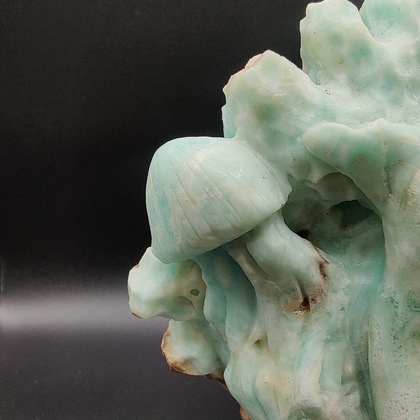 Fondo marino tallado en Aragonito azul