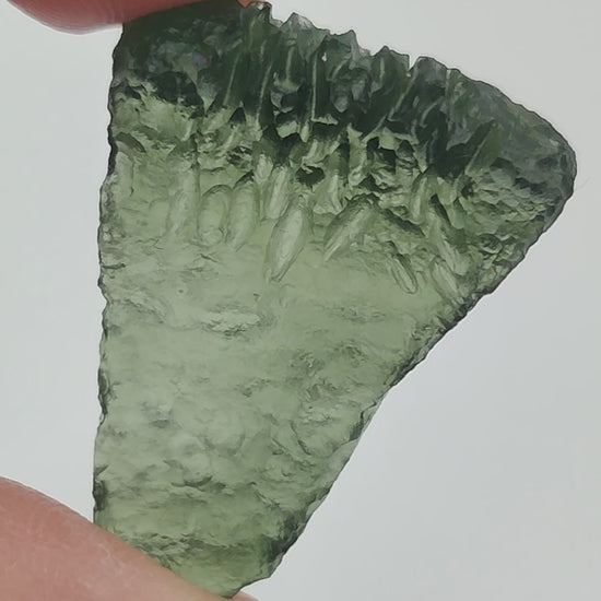 Video-moldavita-tectita-natural-calidad-extra-grande-2