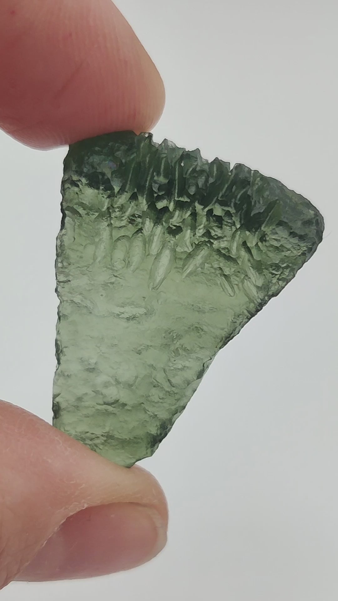 Video-moldavita-tectita-natural-calidad-extra-grande-2