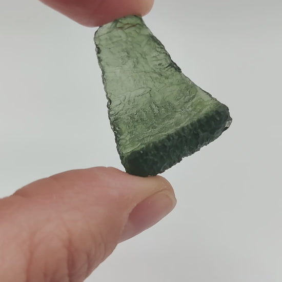 Video-moldavita-natural-tectita-calidad-extra-grade-1