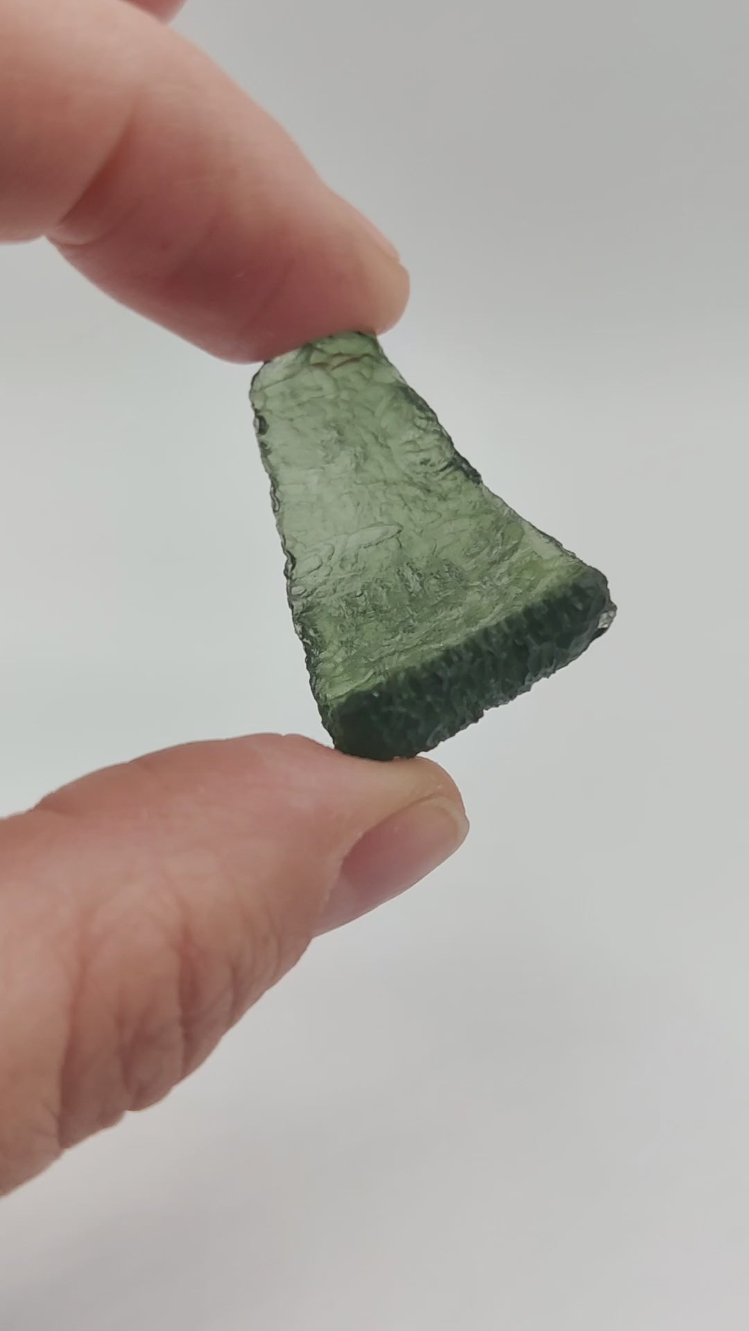 Video-moldavita-natural-tectita-calidad-extra-grade-1